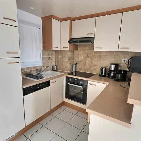 Appartement Le Namaste - A/C 2-Bed Apartment, 200M From The Beach